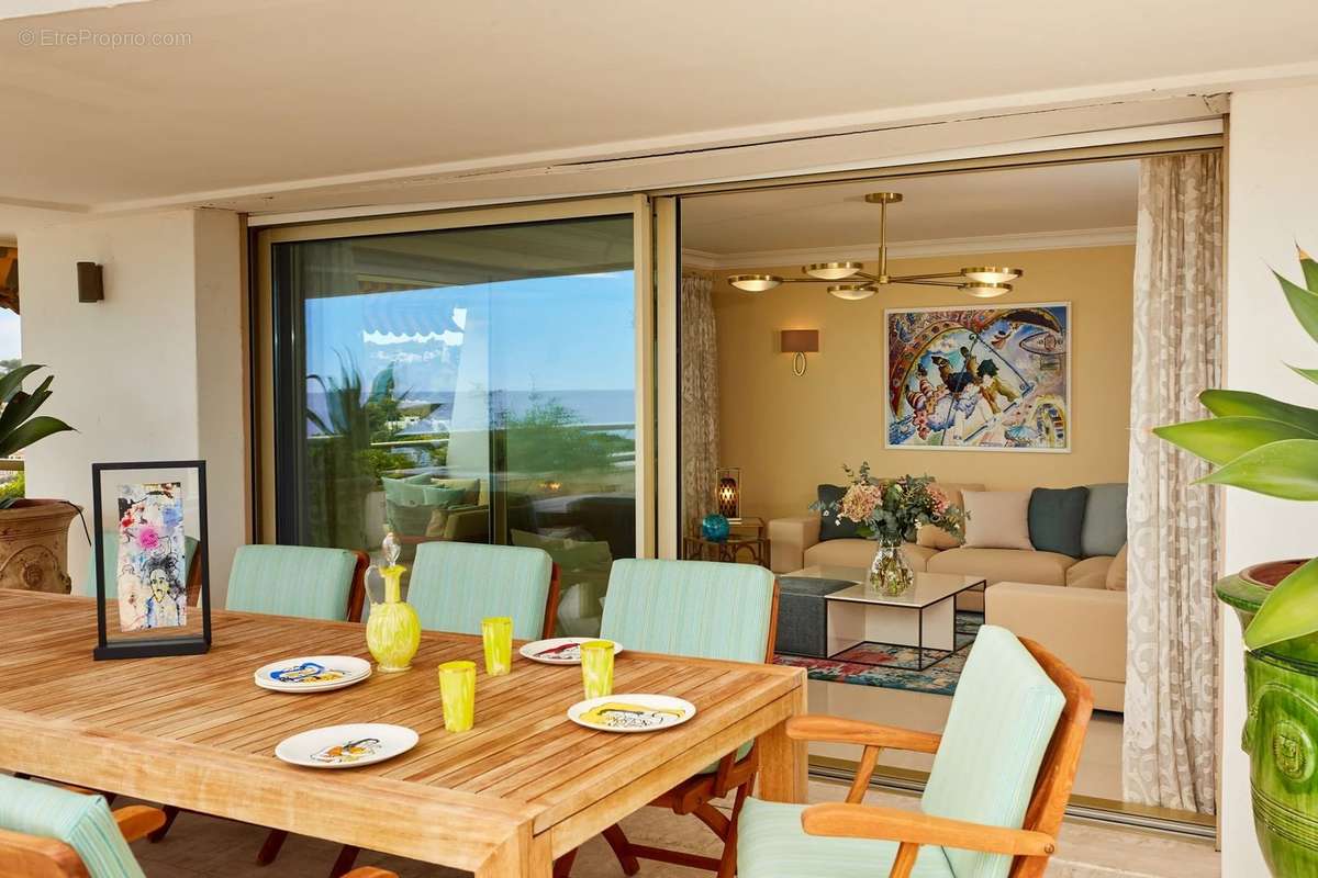 Appartement à VILLENEUVE-LOUBET