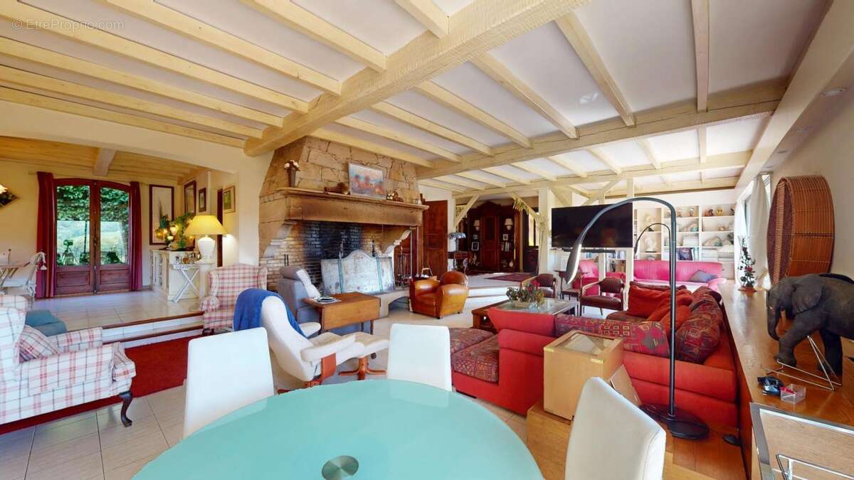 Maison à SAINT-SERNIN-SUR-RANCE