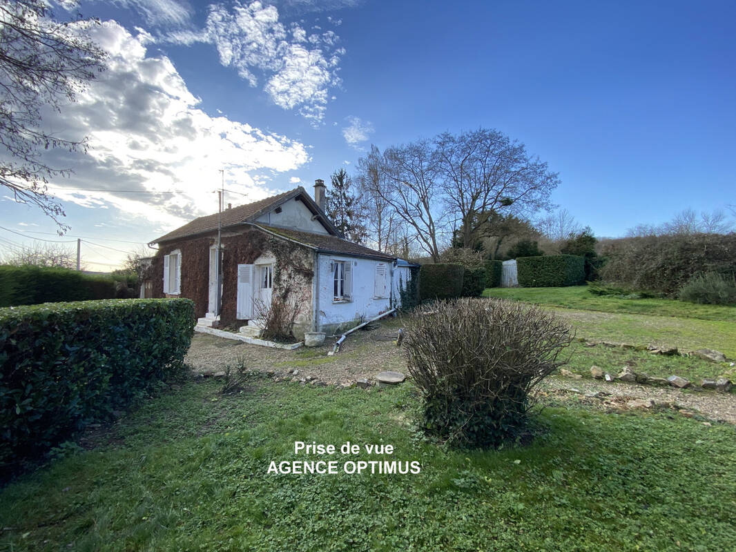 Autre à VILLENEUVE-LA-GUYARD