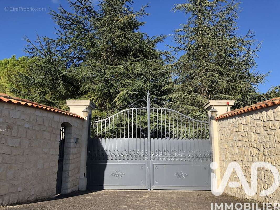 Photo 9 - Maison à BARBEZIEUX-SAINT-HILAIRE