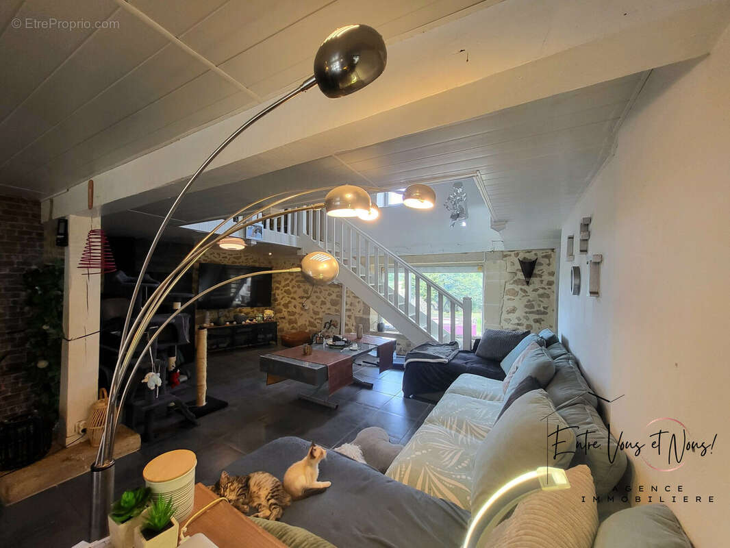 Maison à SAINT-PIERRE-DE-MONS