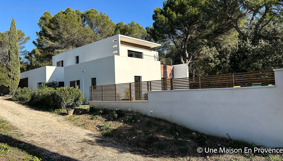 Maison à VILLENEUVE-LES-AVIGNON