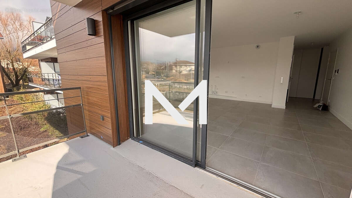 Appartement à MEYLAN