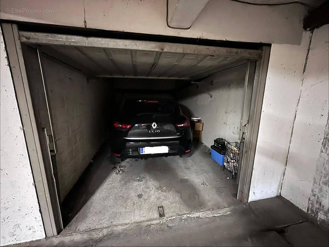 Parking à LYON-6E