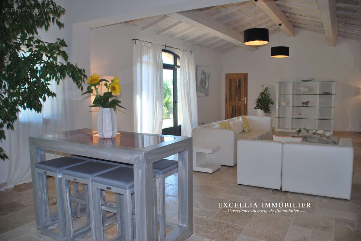 Maison à MAUSSANE-LES-ALPILLES