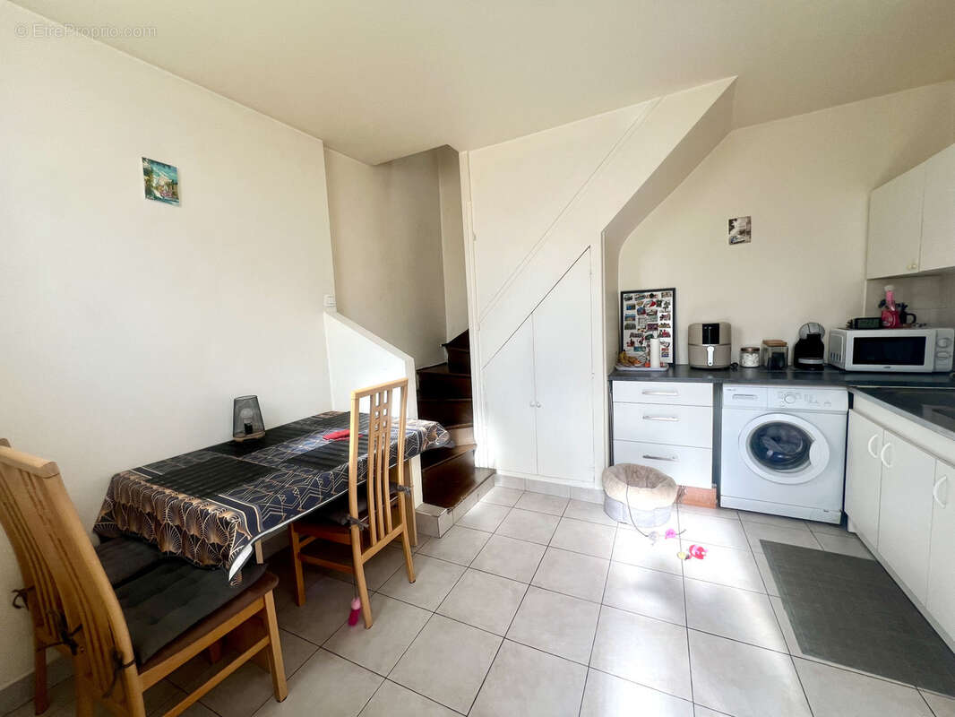 Appartement à SARTROUVILLE