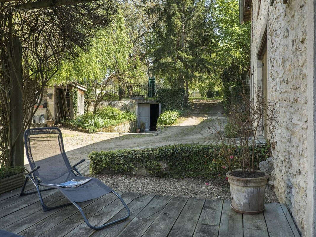 Maison 9 pièces 178 m² à vendre à Jenzat (03800) - photo 7