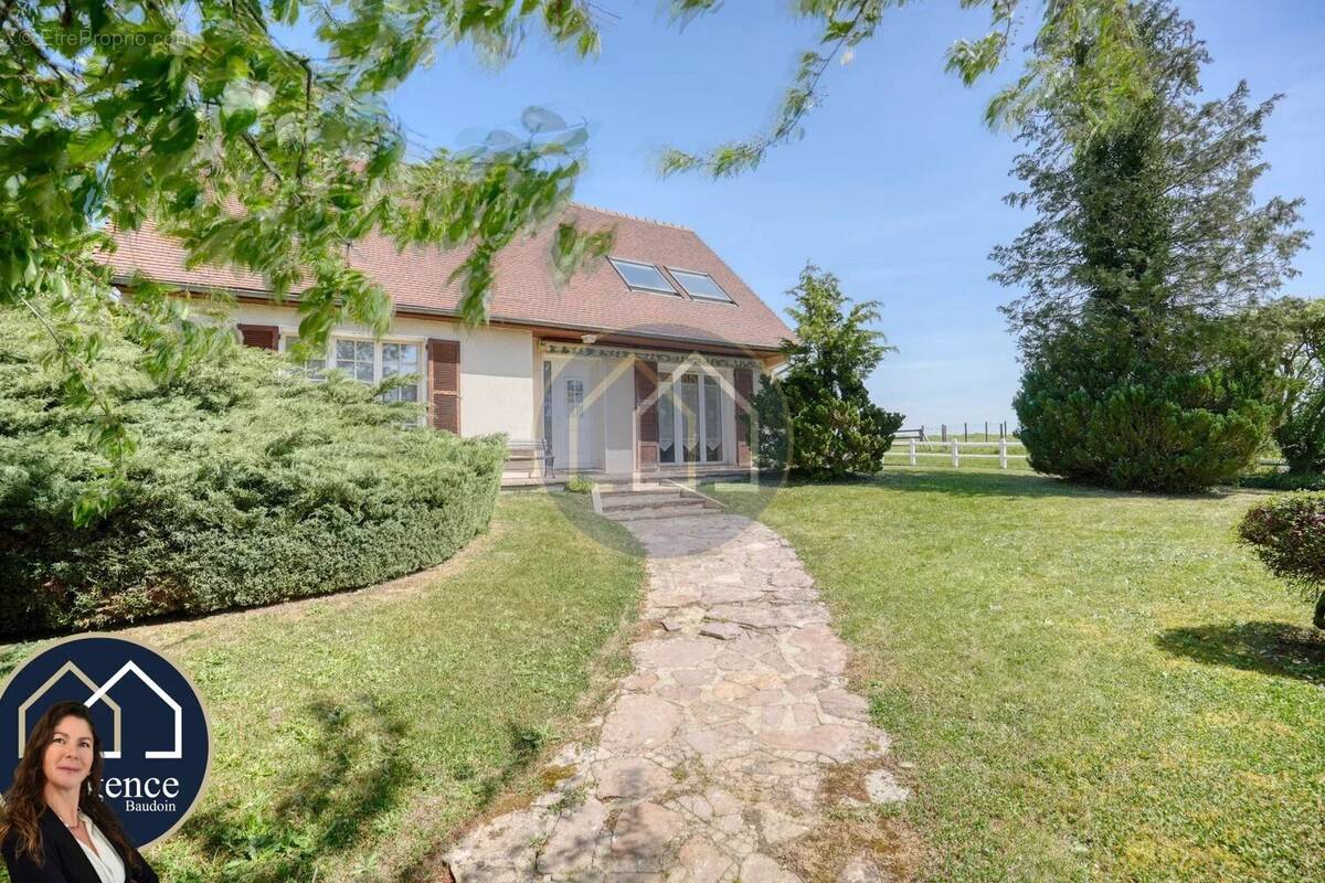 Maison à LA BOISSIERE-ECOLE