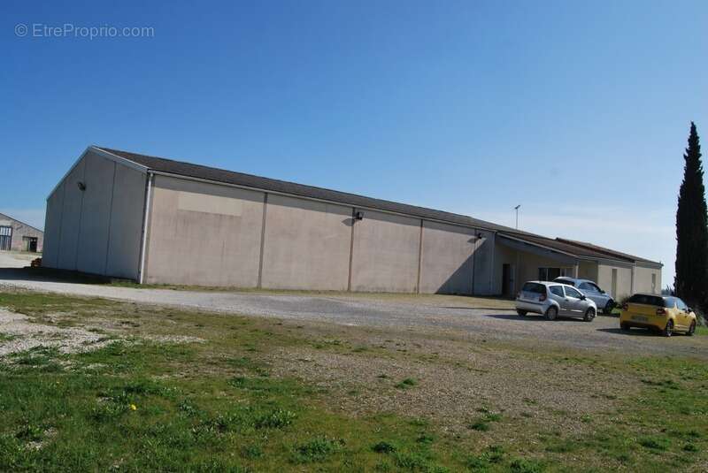 Commerce à FONTCLAIREAU