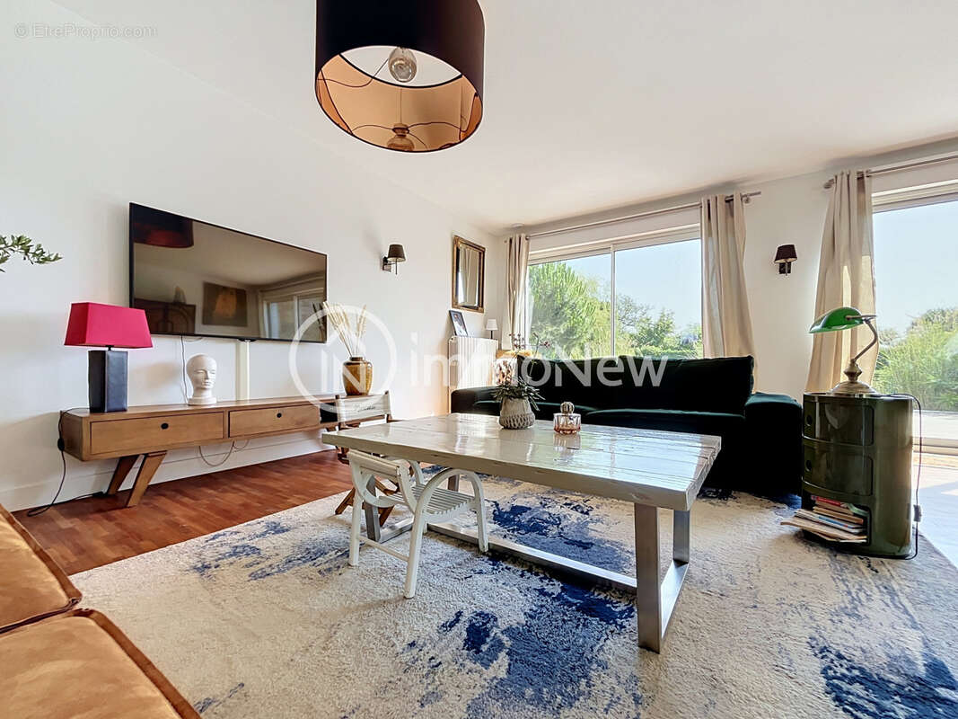 Une maison entièrement rénovée sur un terrain de quasiment 1000m2 - photo 8