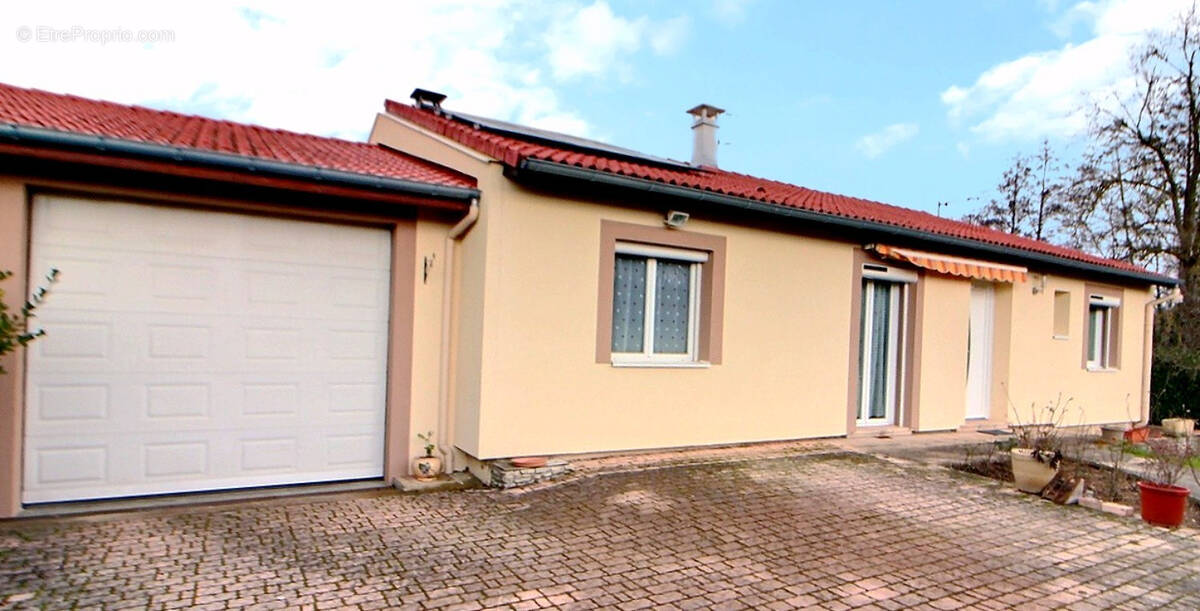 Maison à OUCHES