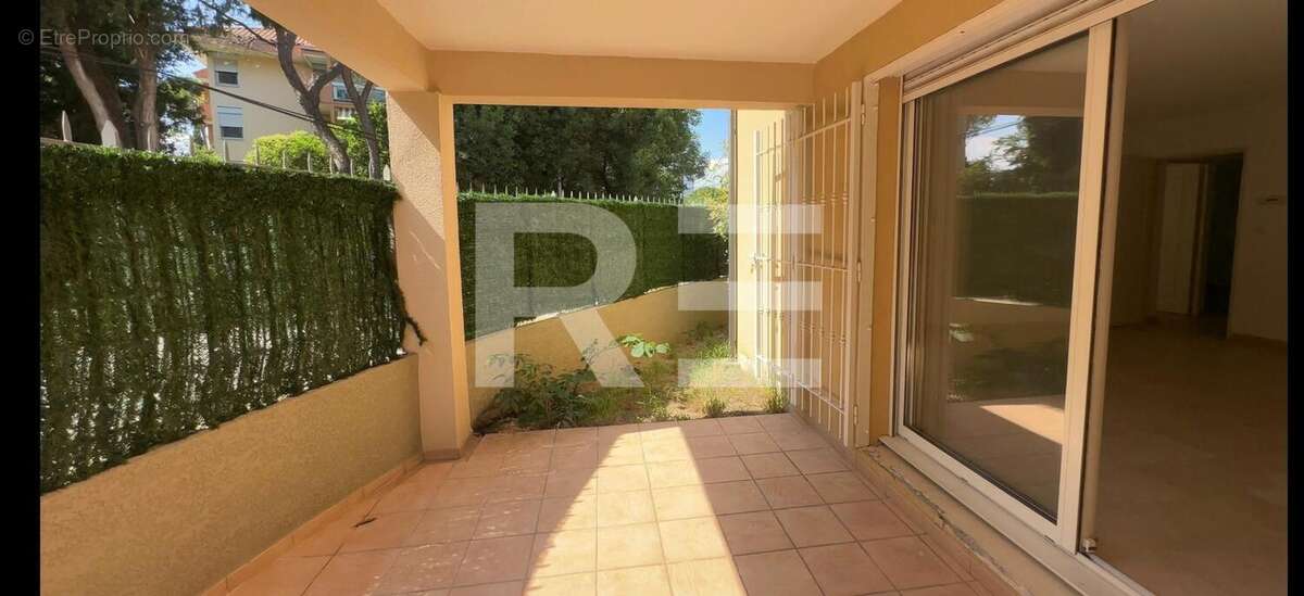 Rez-de-jardin traversant au calme absolu et 2 terrasses ! - photo 3