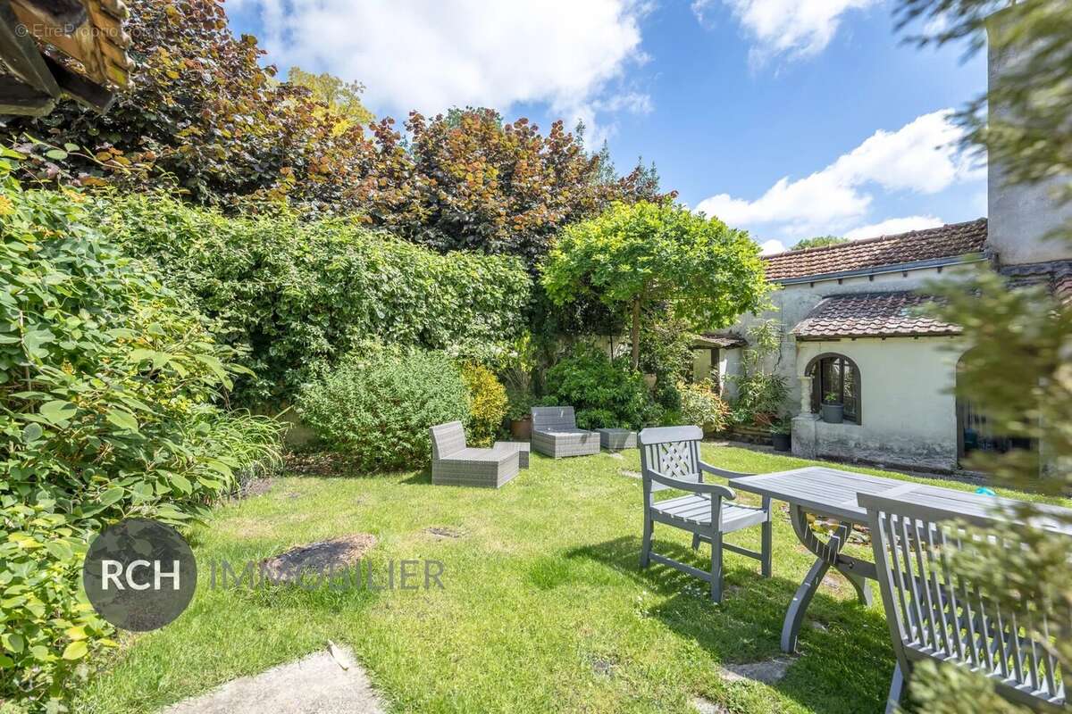 Maison à MONTFORT-L'AMAURY