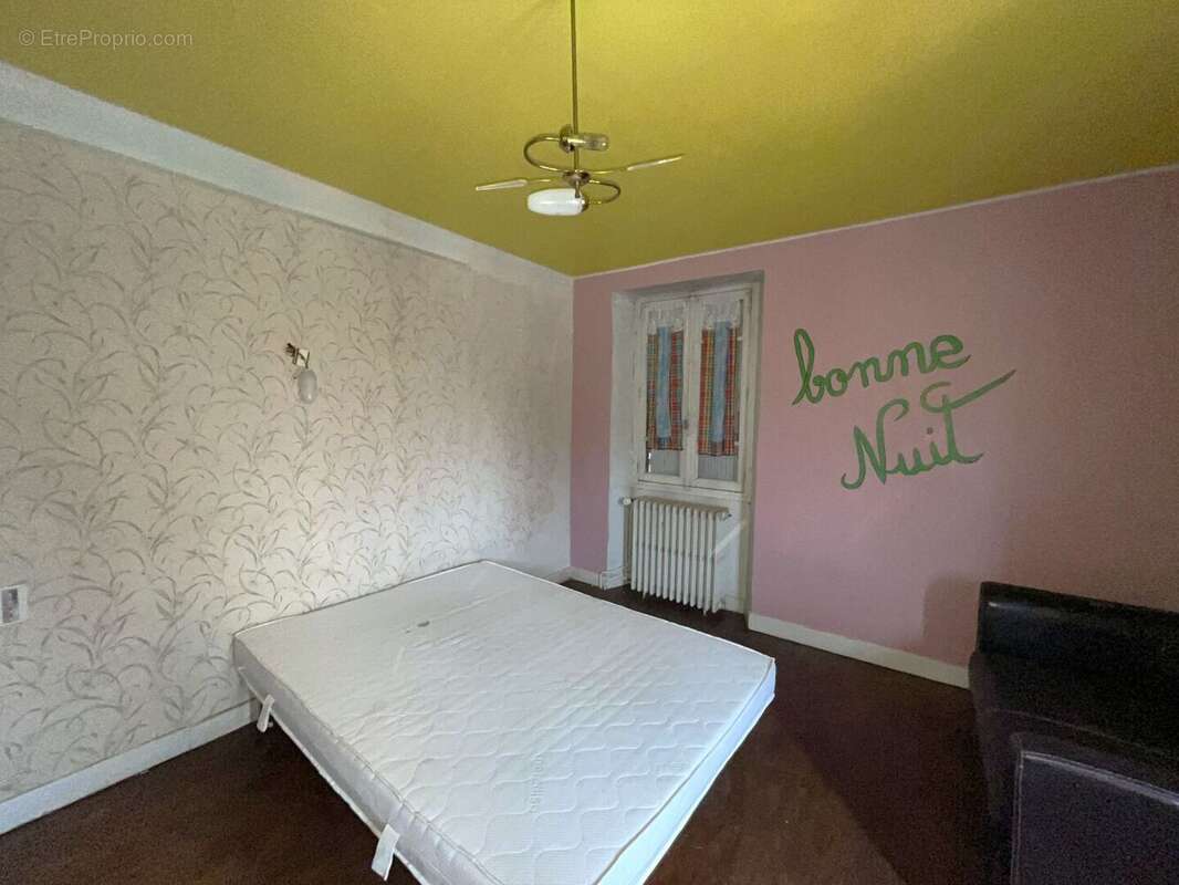 R+2 - Chambre n°4 - Maison à GRAMAT