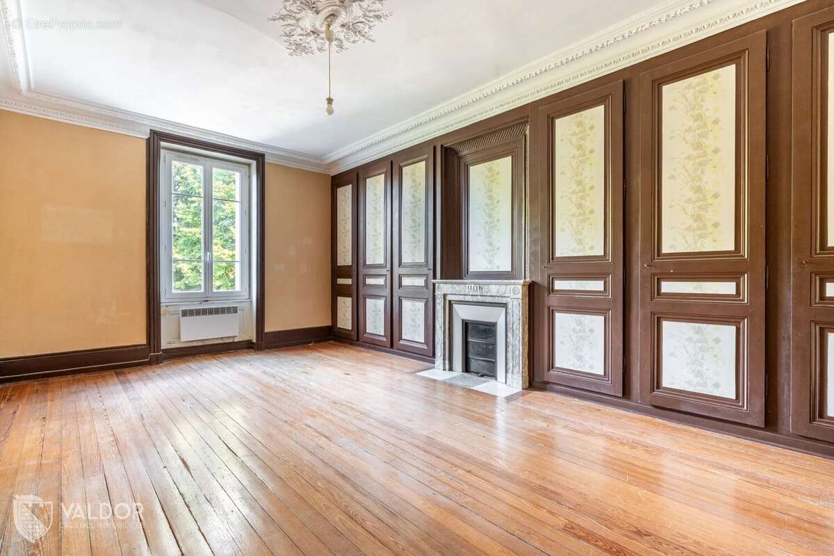 Maison à SATHONAY-CAMP