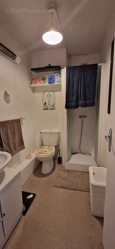 Appartement à VENEUX-LES-SABLONS