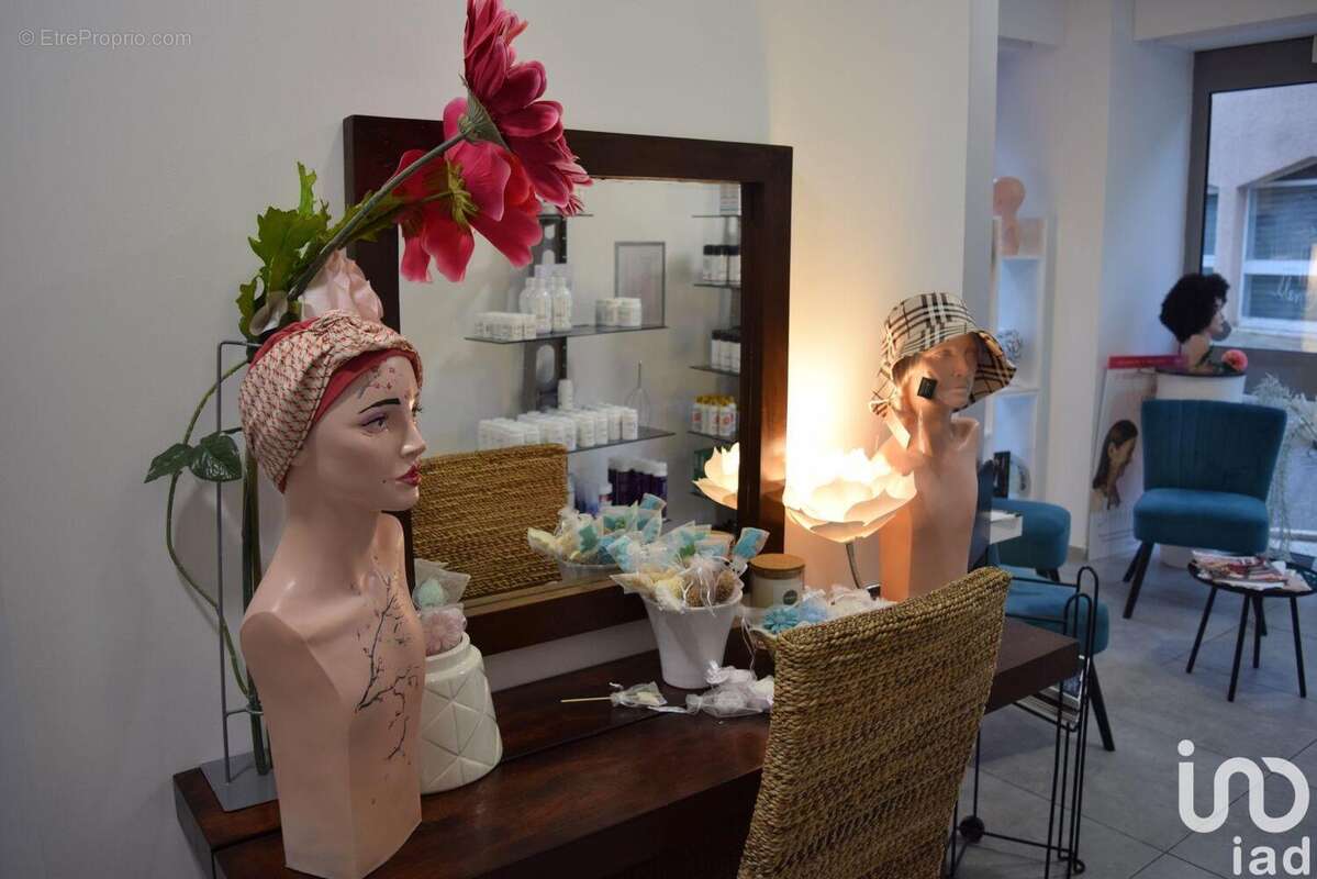 Photo 3 - Commerce à SORGUES