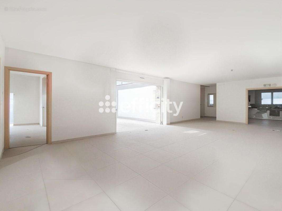 Maison à SAINT-SAUVEUR-D'AUNIS