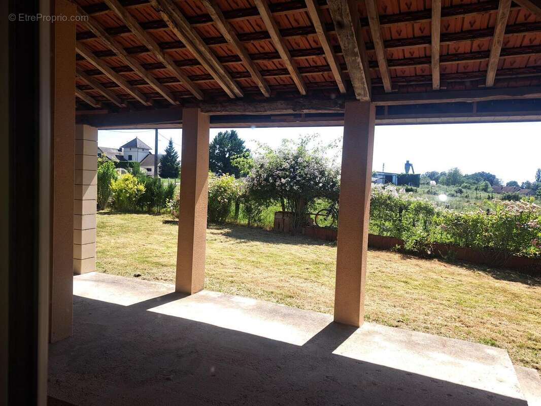 Maison 250 m² à Rancy  - photo 6