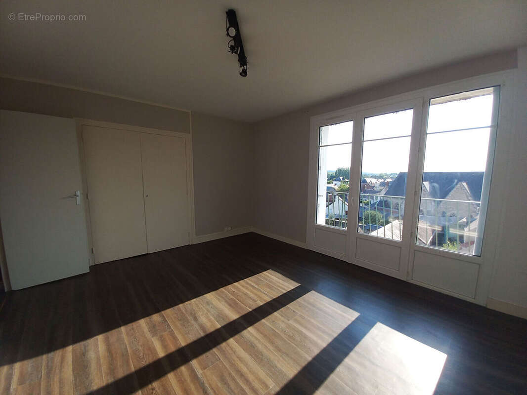 Appartement La Ferte Bernard 3 pièce(s) 52.57 m2 - photo 2