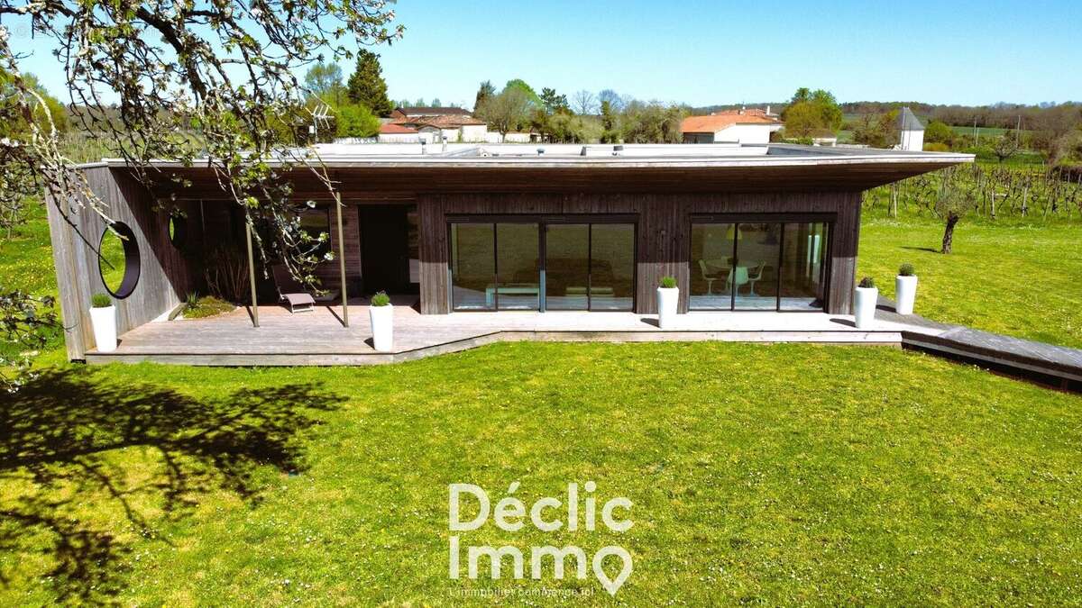 Maison 118m² à Verrières 16130 - photo 2