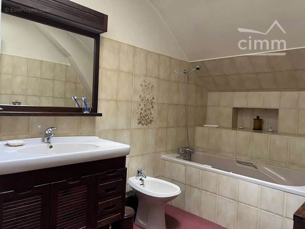 Maison familiale de 125 m² Habitables et une belle dépendance de charme - photo 14