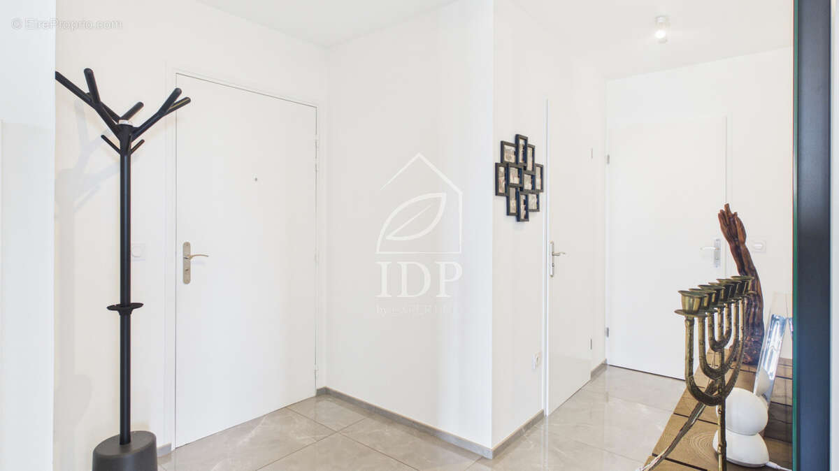 Appartement à SAINT-PIERRE-DU-PERRAY