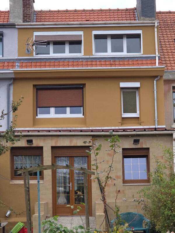 Photo 1 - Maison à SAINT-MARTIN-BOULOGNE