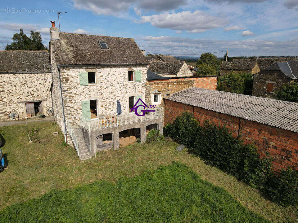 Maison à LA SALVETAT-PEYRALES