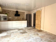 Appartement à LA ROQUE-D'ANTHERON