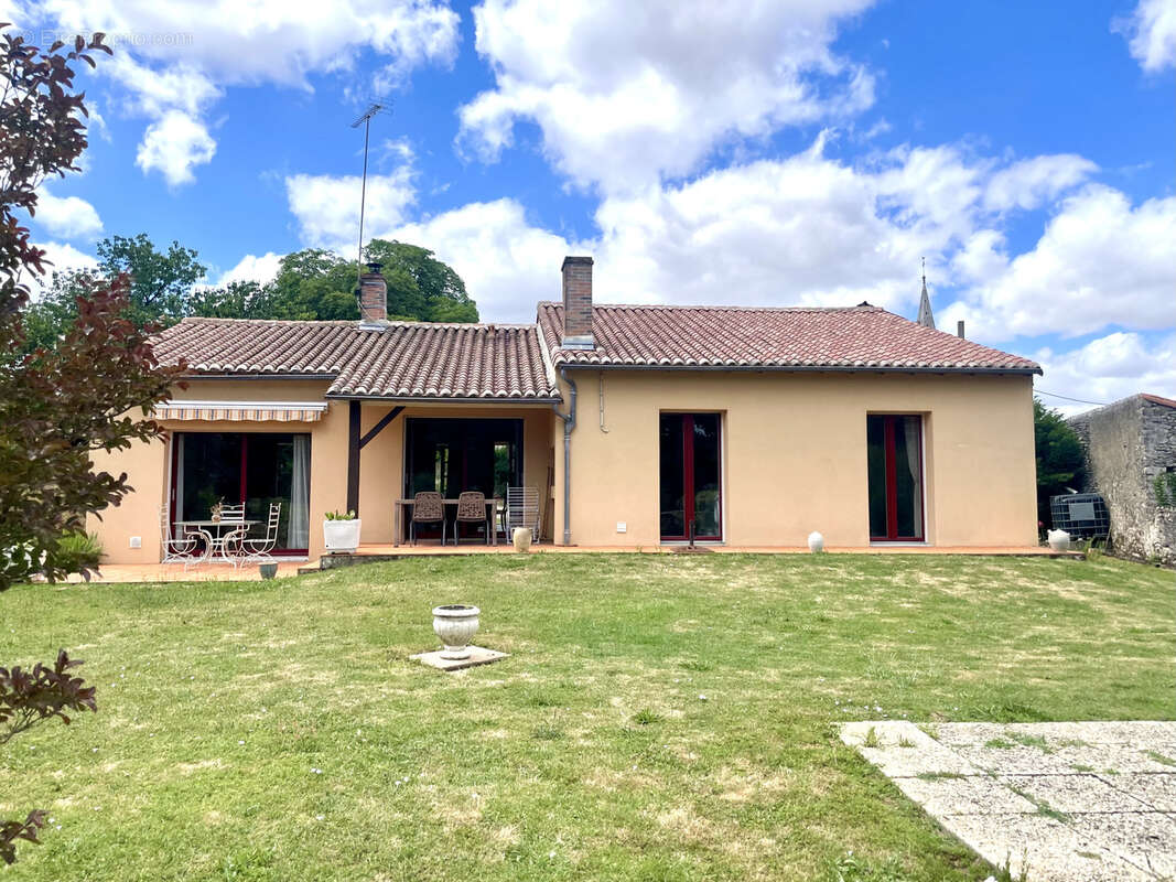 Maison à THENEZAY