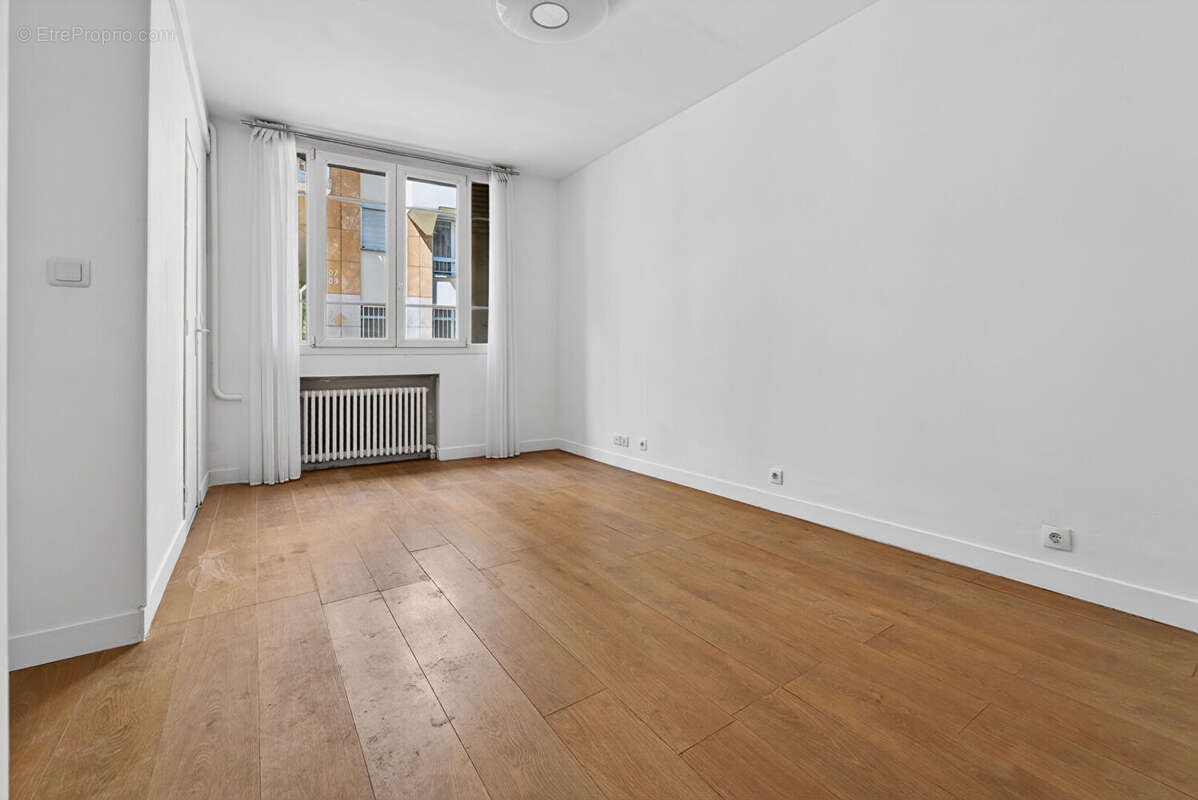 Appartement à PARIS-20E