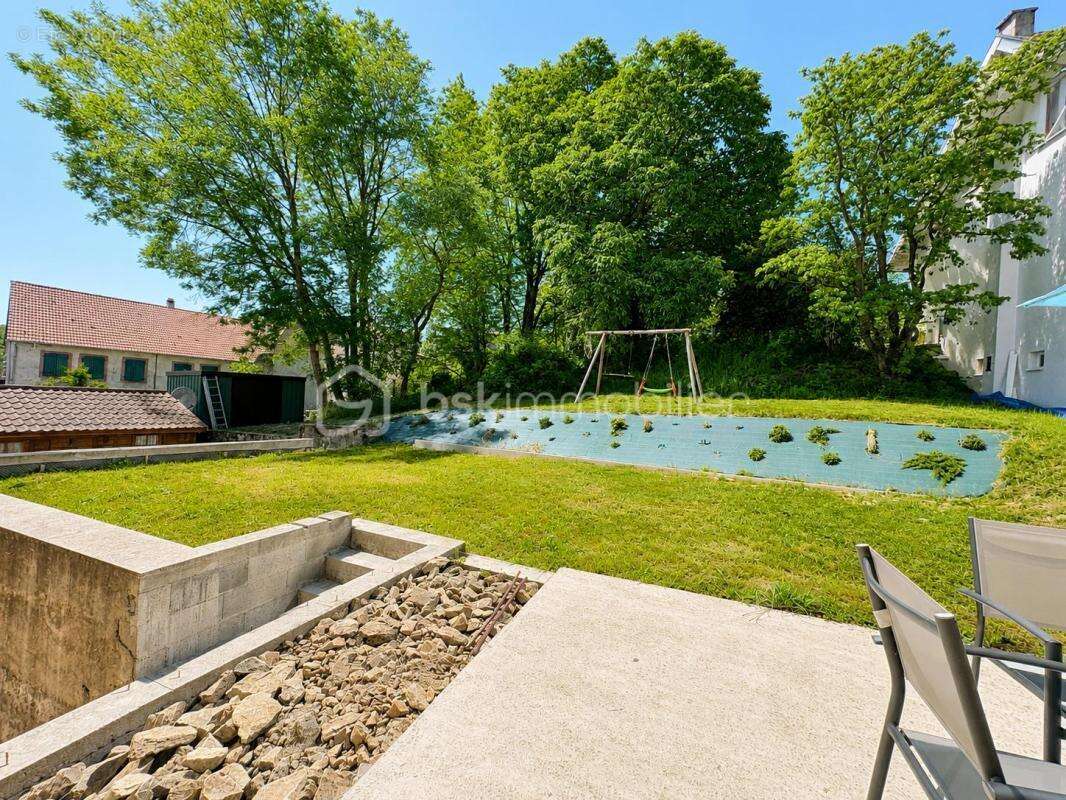 Maison familiale avec grange attenante : une opportunite rare ! - photo 3