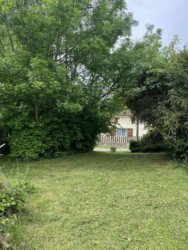 Terrain à SAINT-MARTIN-DU-BOIS