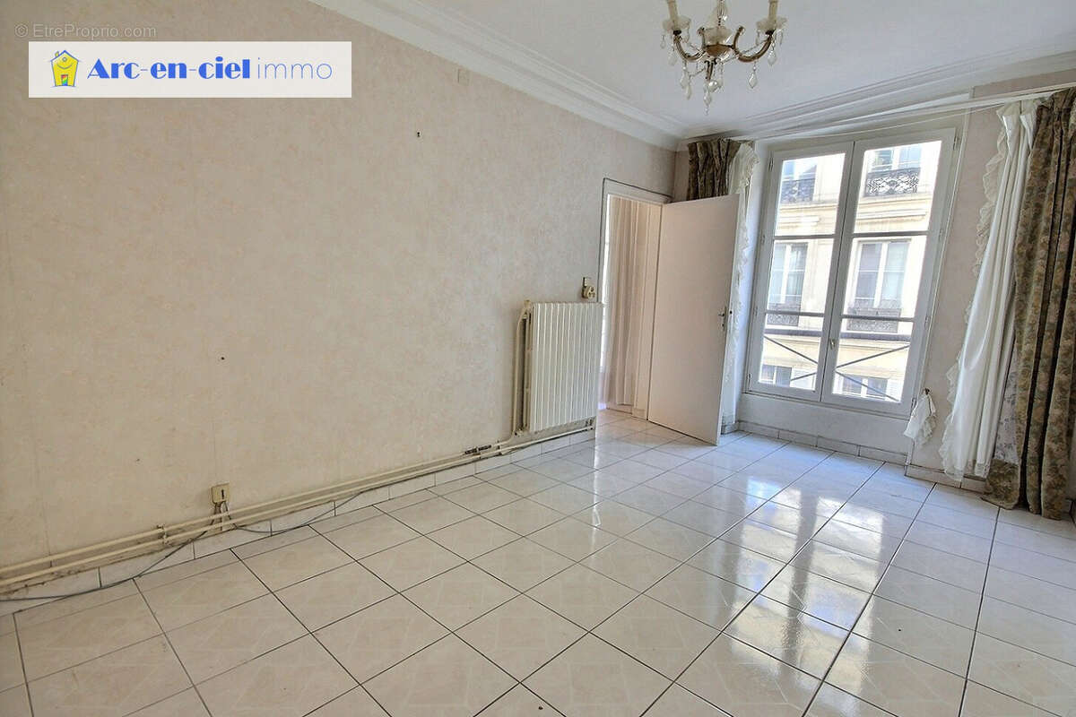 Appartement à PARIS-10E