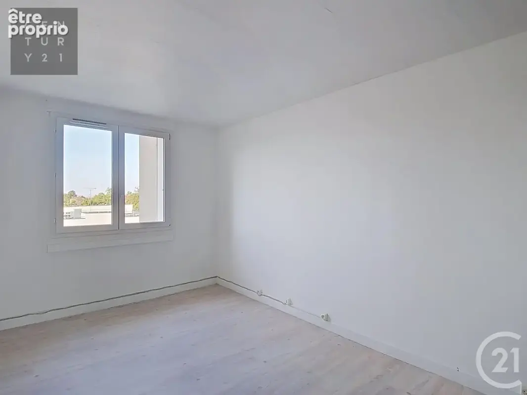 Appartement 5 pièces 93 m² à vendre à Troyes (10000) - photo 5