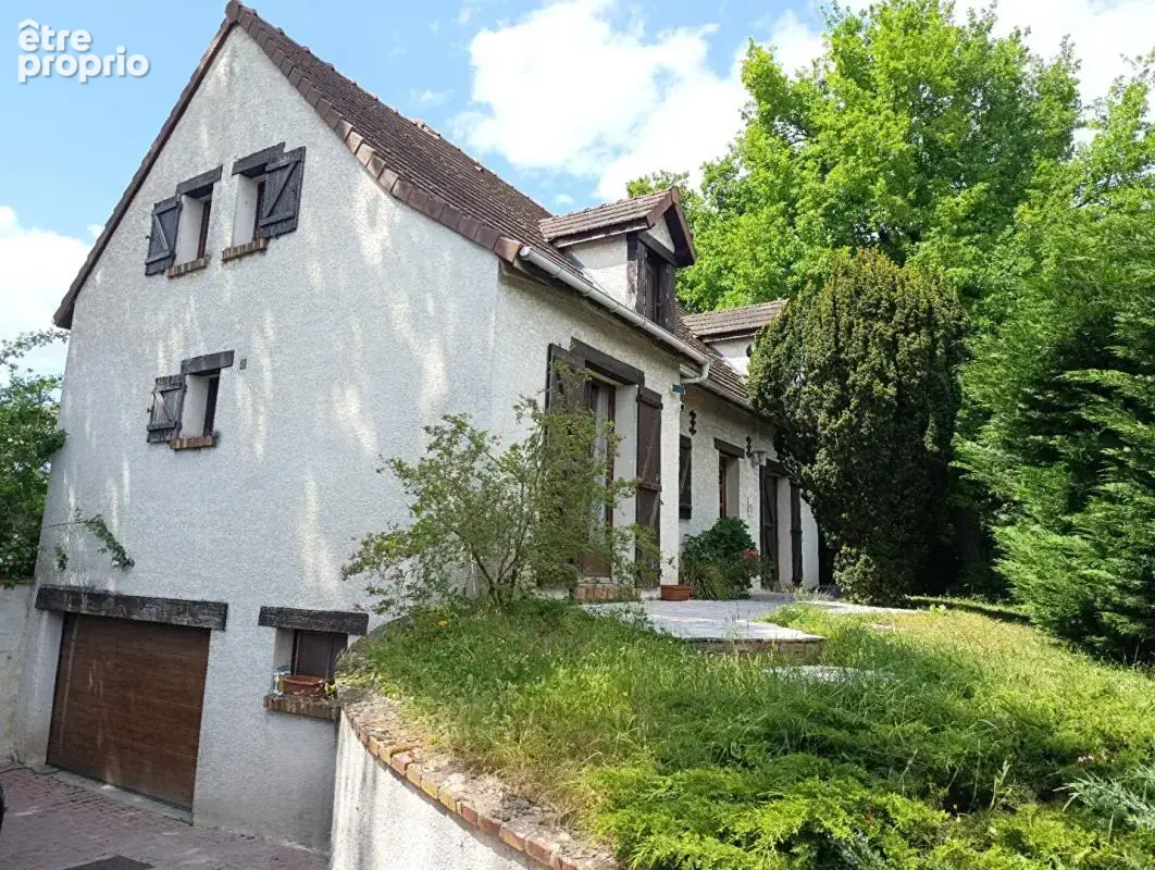 Maison familiale de 8 pièces avec sous sol total ET piscine  chauffée - photo 2