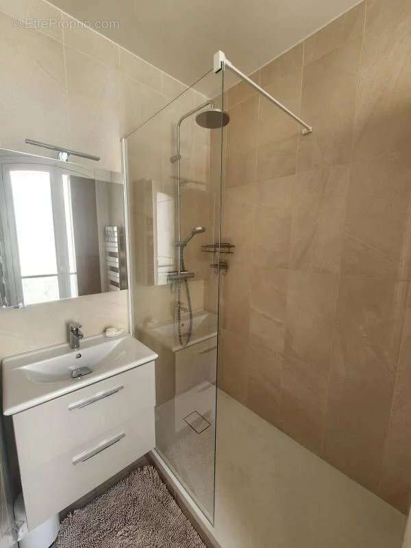 Appartement à PARIS-3E