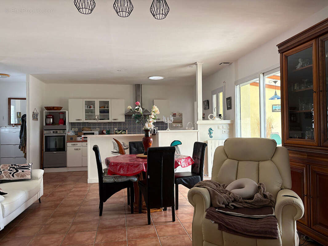 Maison à SURGERES