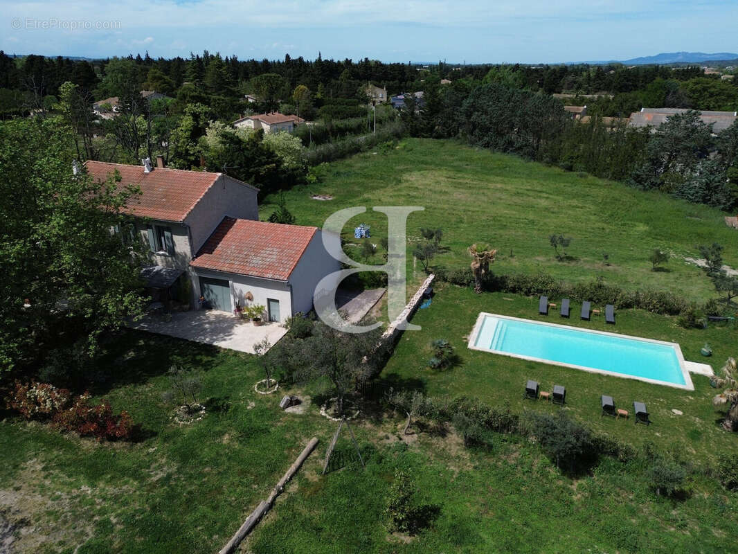 Maison à L'ISLE-SUR-LA-SORGUE