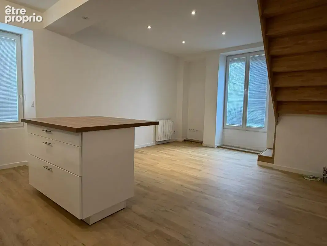 Immeuble avec local commercial et appartement de 3 pièces indépendant - photo 4