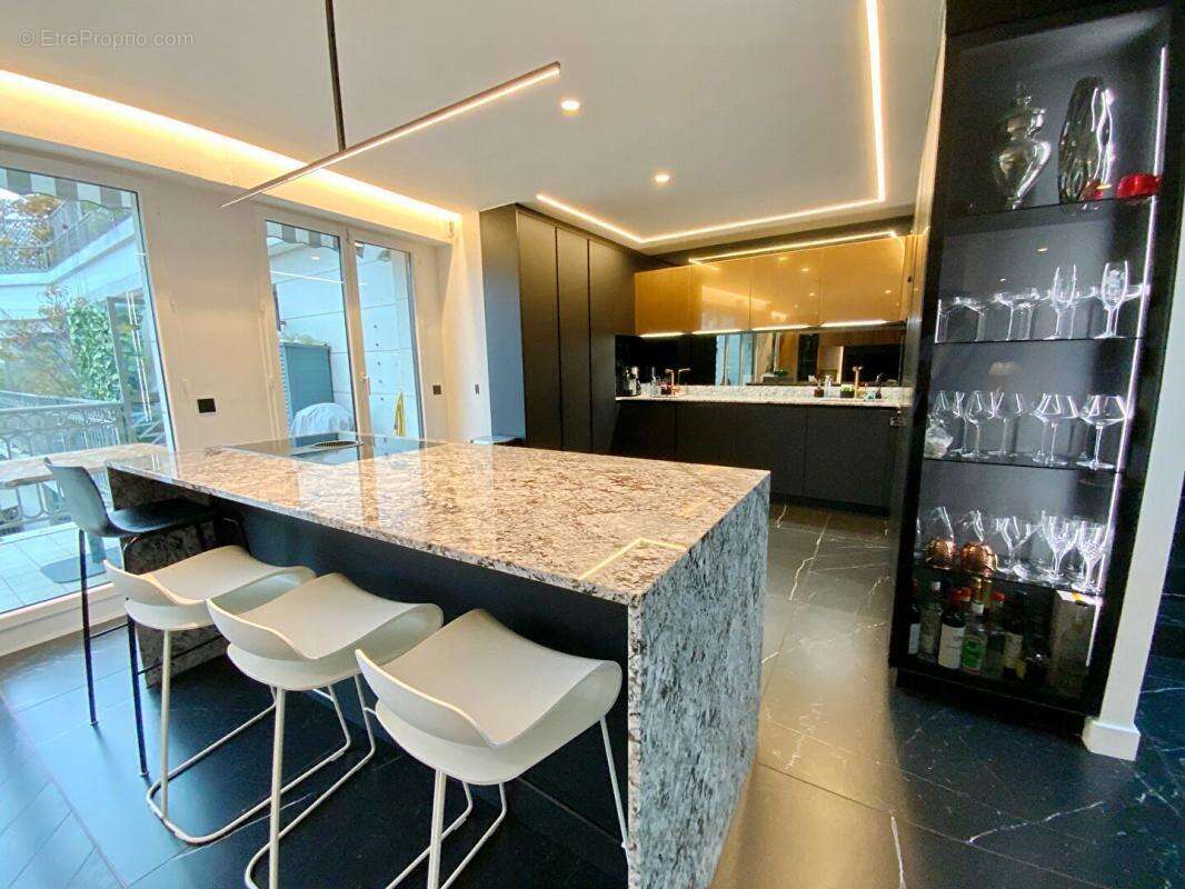 Appartement à LEVALLOIS-PERRET