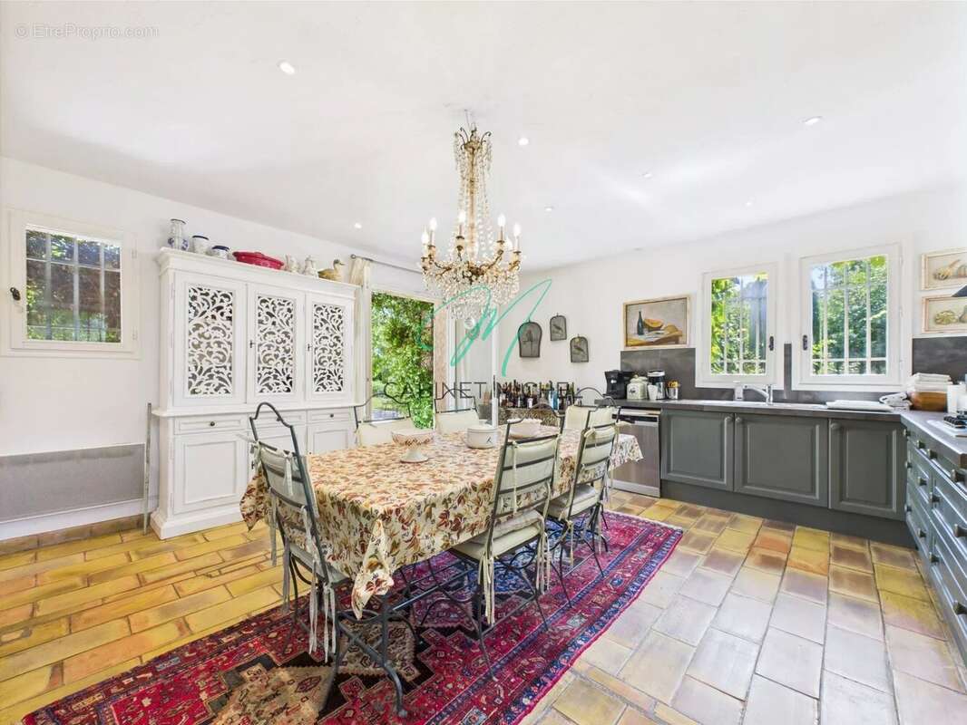 Maison à ROQUEFORT-LES-PINS