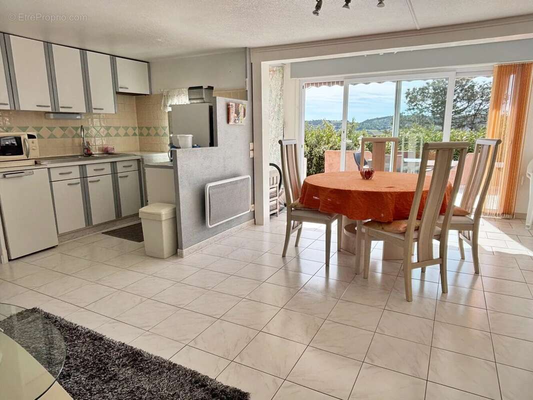 Maison à ROQUEBRUNE-SUR-ARGENS