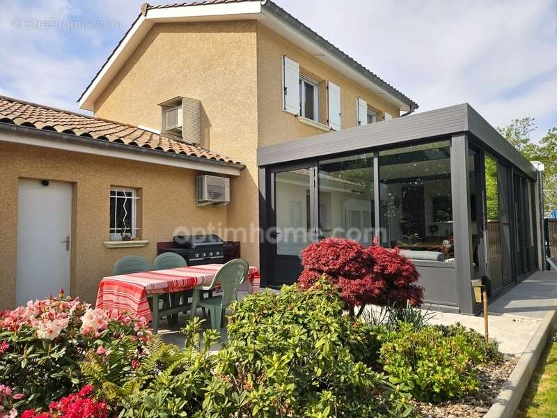 Maison à SAVIGNEUX