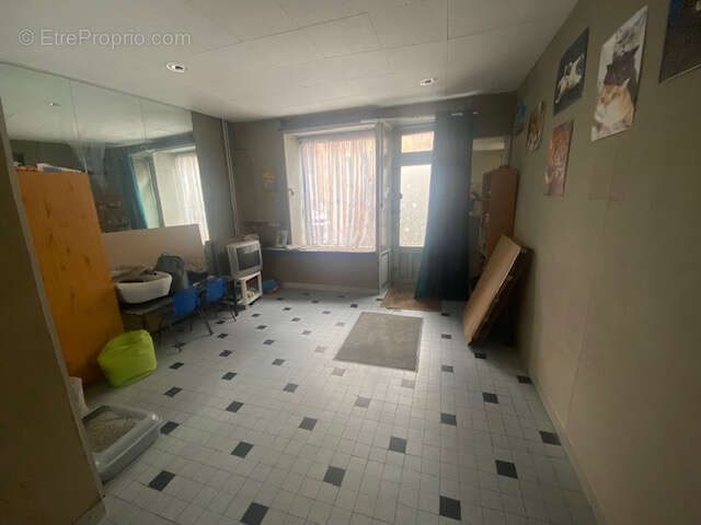 Maison de bourg avec terrasse , garage et possibilité de faire un studio/F1 indépendant - photo 5