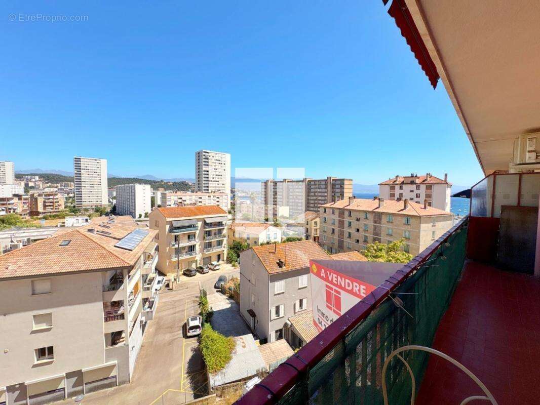 AJACCIO, appartement T3 de 70m² au 5ème étage - photo 7