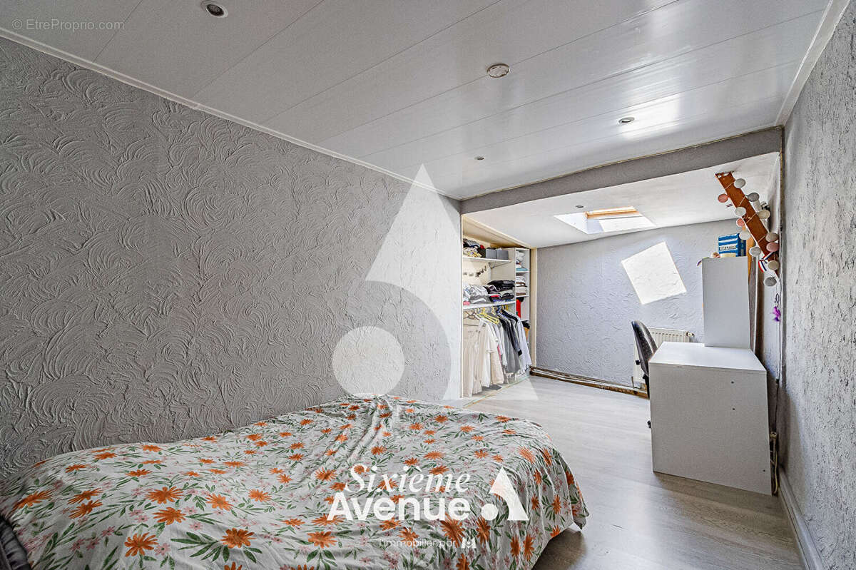 QUINCIEUX CENTRE ? Maison 112 m² avec beau jardin, terrasse couverte, 3 chambres - photo 6