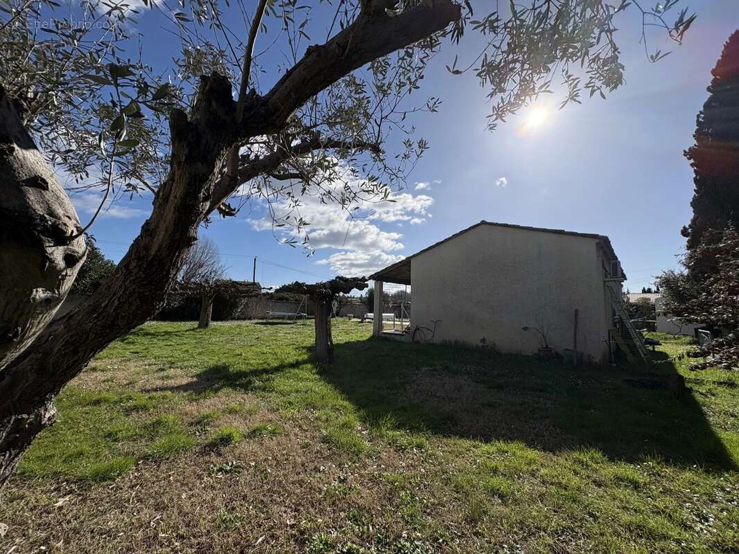 Maison à FONTVIEILLE