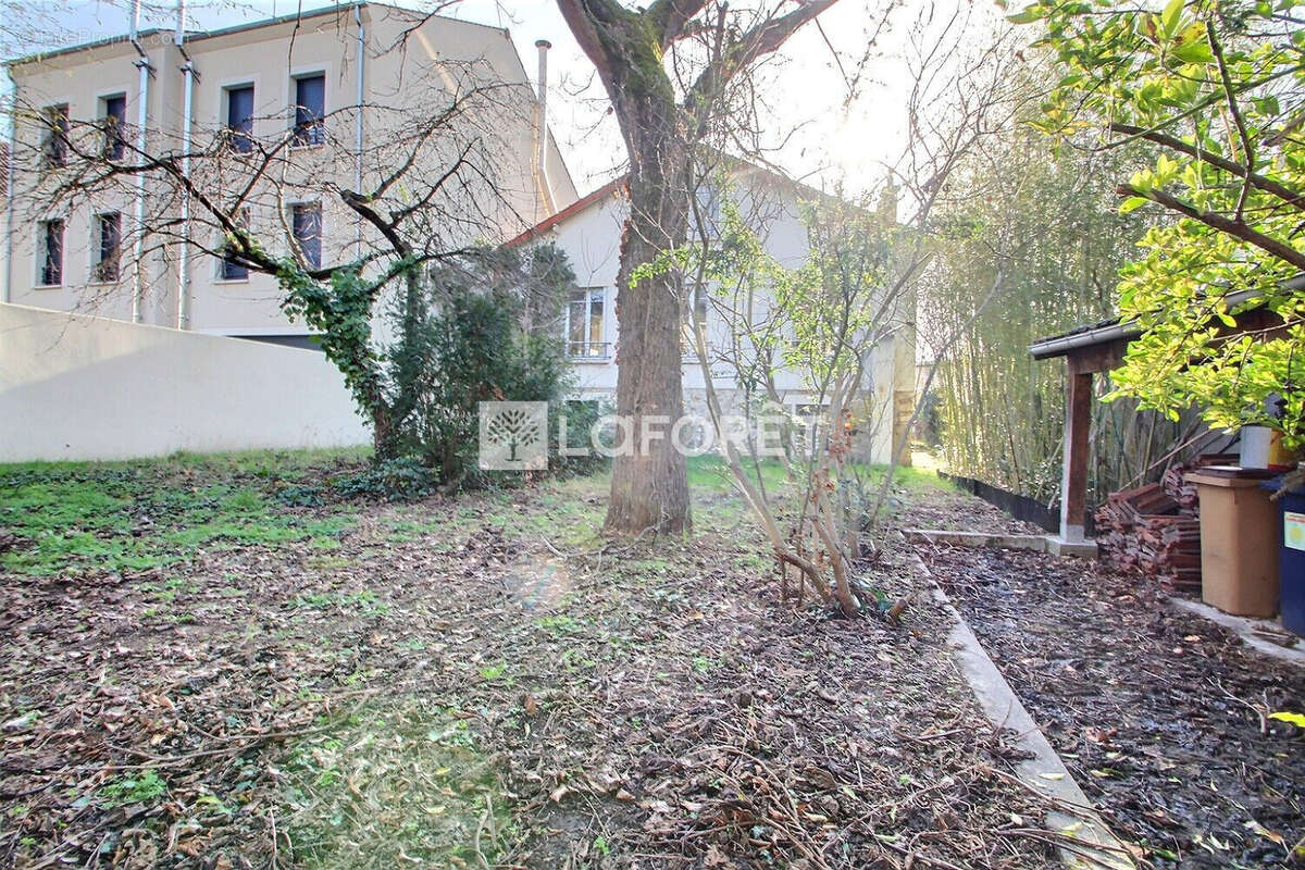 Sans vis-a-vis - calme - grand terrain - poss agrandissement - photo 7